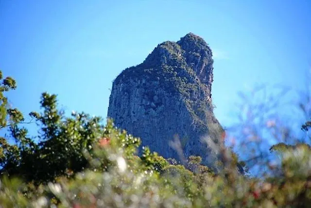 Crookneck Retreat Hotel Glass House Mountains Üdülőközpont